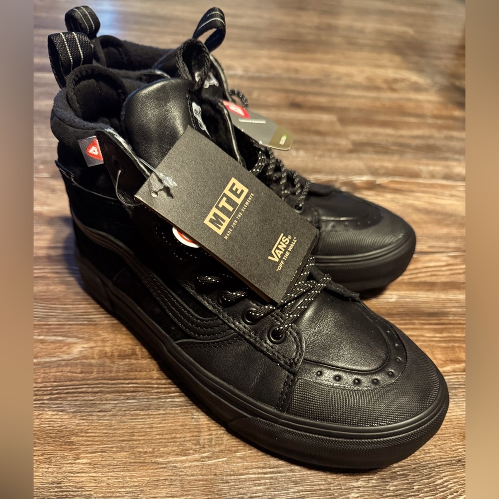 Vans MTE Sk8-Hi Waterproof Insulated Shoe (black/black)